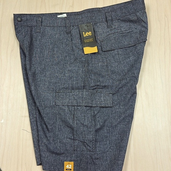 Lee Comfort Stretch Wrinkle Free Heather Grey Cargo Shorts 42 waist NWT - Picture 6 of 11